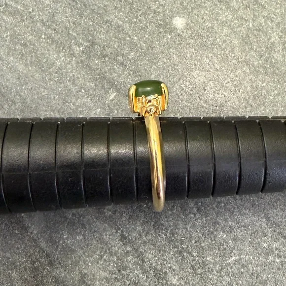 Vintage Avon Green Jade Gold Tone Ring 7 - Picture 11 of 16